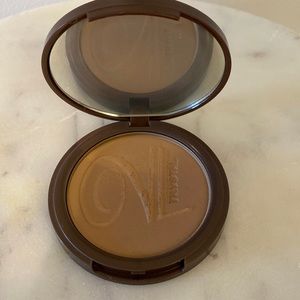Vita Liberata Self Tanning Mineral Bronzing Powder. Rare Find!